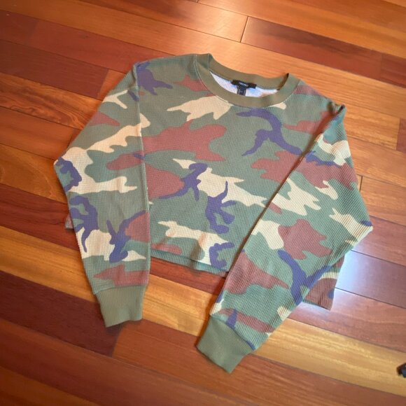 Forever 21 Oversized Ribbed Crop Top size Medium Camo - Picture 4 of 7